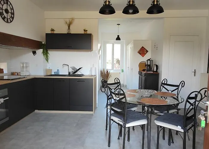 Le Du Nyaraló Les Quatre-Routes-du-Lot